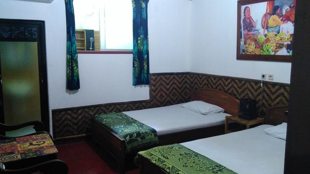Mini Tiga Homestay Pangandaran Esterno foto